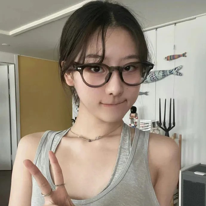 漂亮男孩直播中