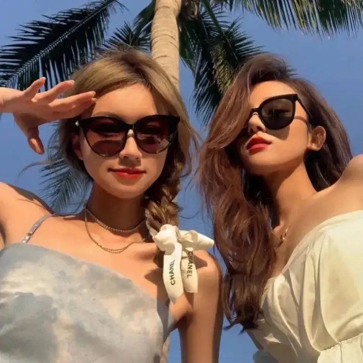 玻璃牢房